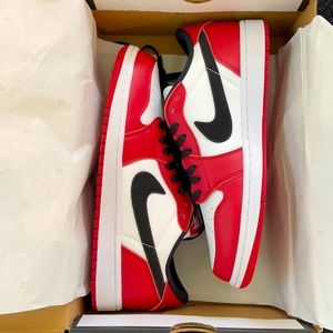 Jordan 1 Low OG Chicago